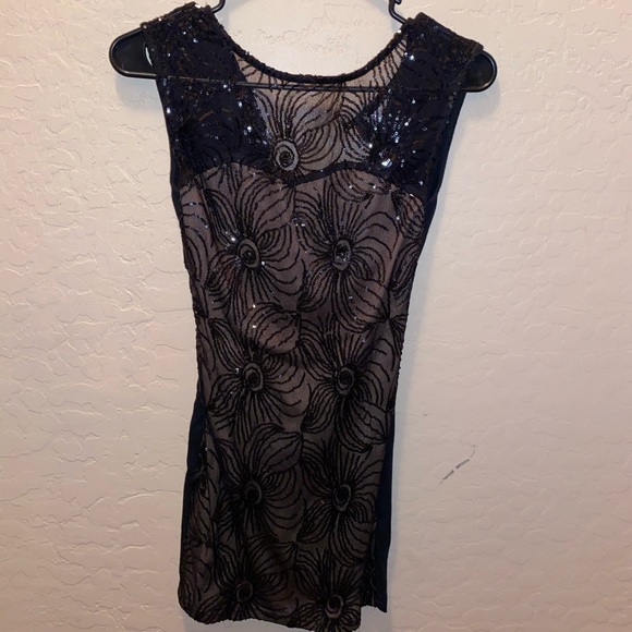 Sparkly dress - Picture 1 of 4